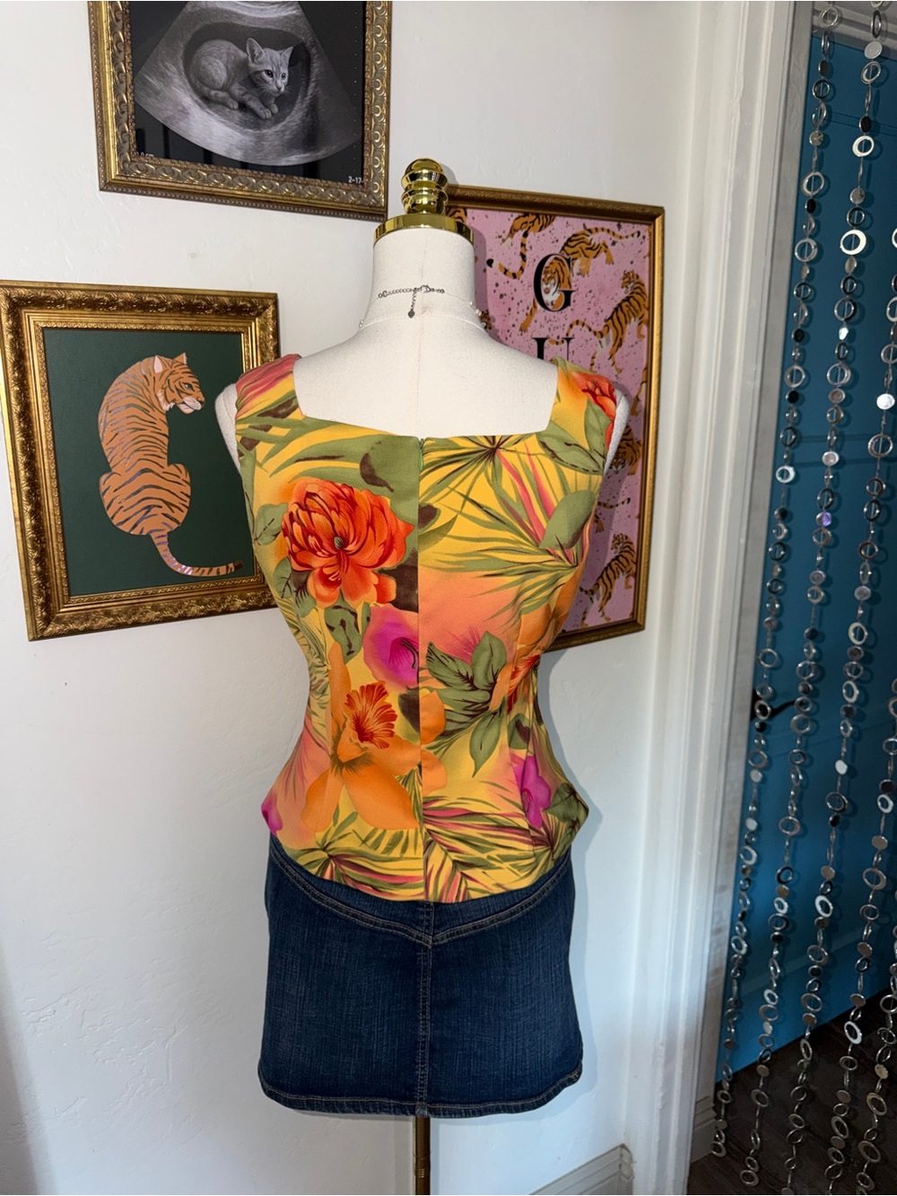 Vintage Y2K Floral Square-Neck Tank Top in Floral - Picture 2 of 3